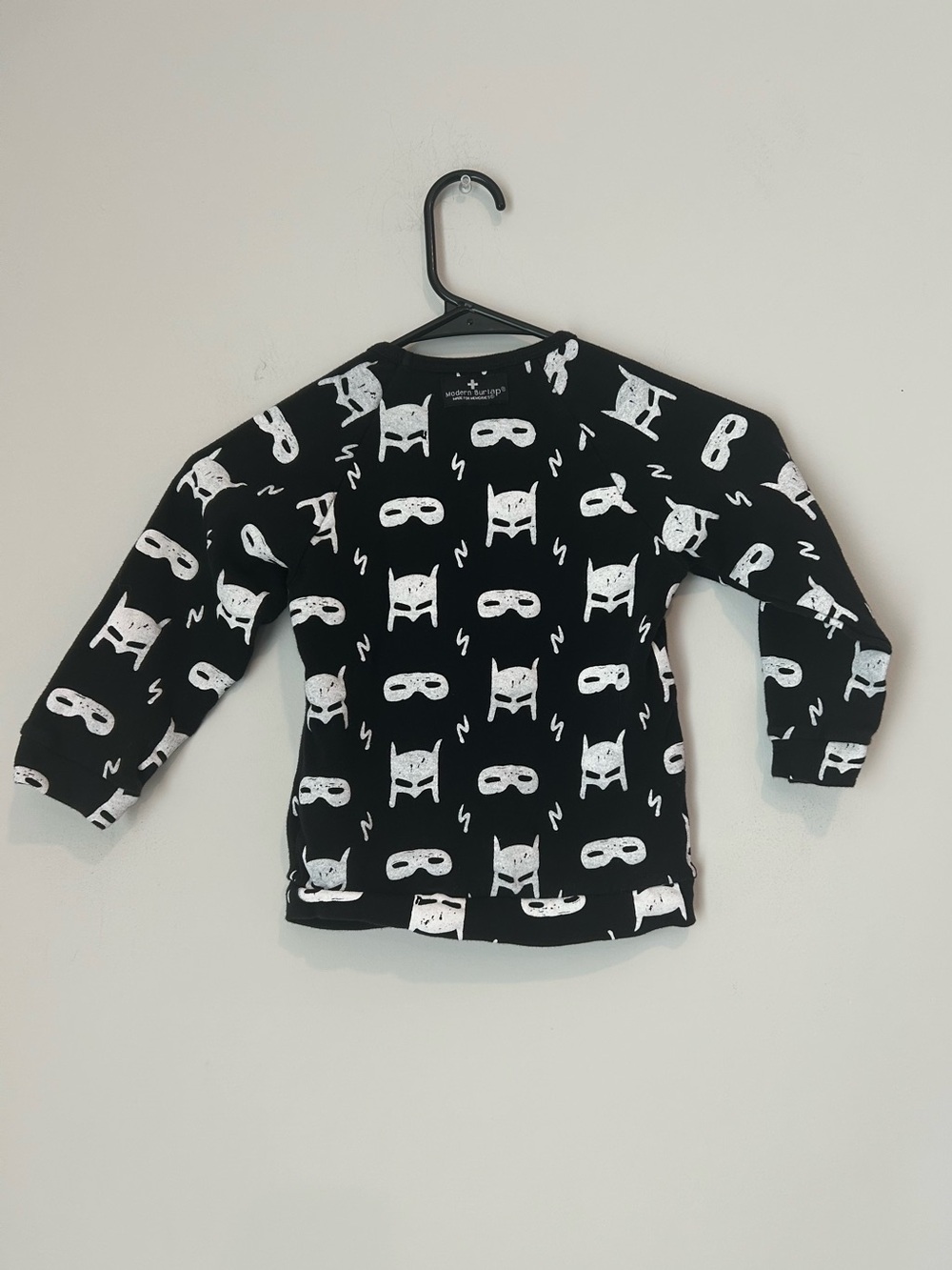 Modern Burlap Batman Boys Size 4-5 Black and White Sweatshirt